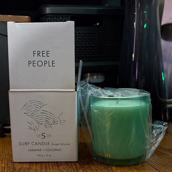 Free People Other - Free People Surf Candle in Green - Jasmine & Coconut